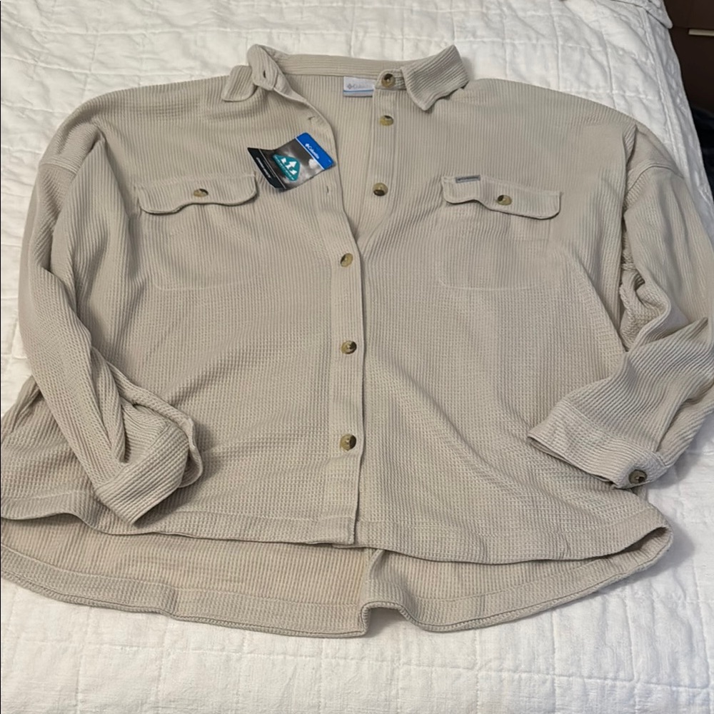 Columbia Tan Casual Button Down Shirt Soft Fabric